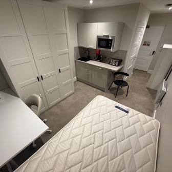 Bronze Room - Image 10